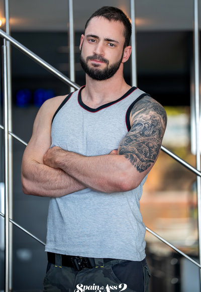 Spain in the Ass 2: MrDeepVoice's First Double-Penetration Gangbang