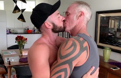THE MUSCLE DADDY WITH A DYSON ASS
